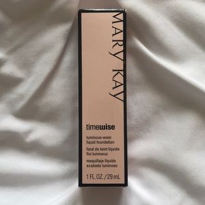 Mary Kay timewise luminous wear foundation.Bronze8